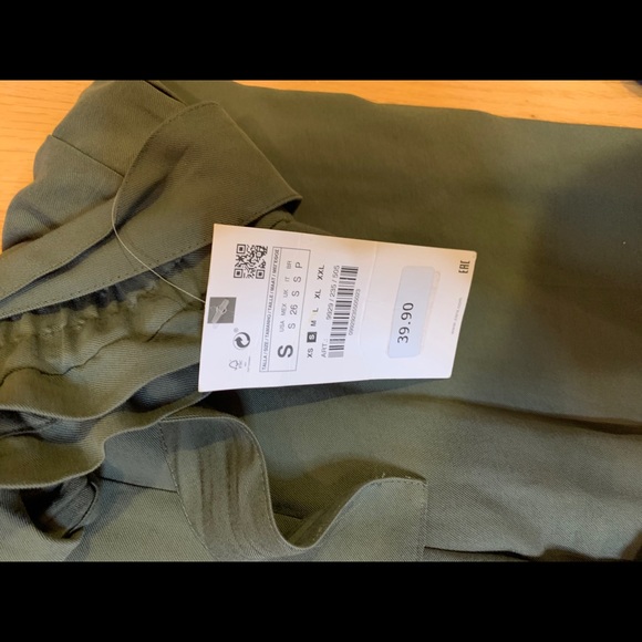 Zara Flowy Green Pants with Belt - Picture 2 of 2